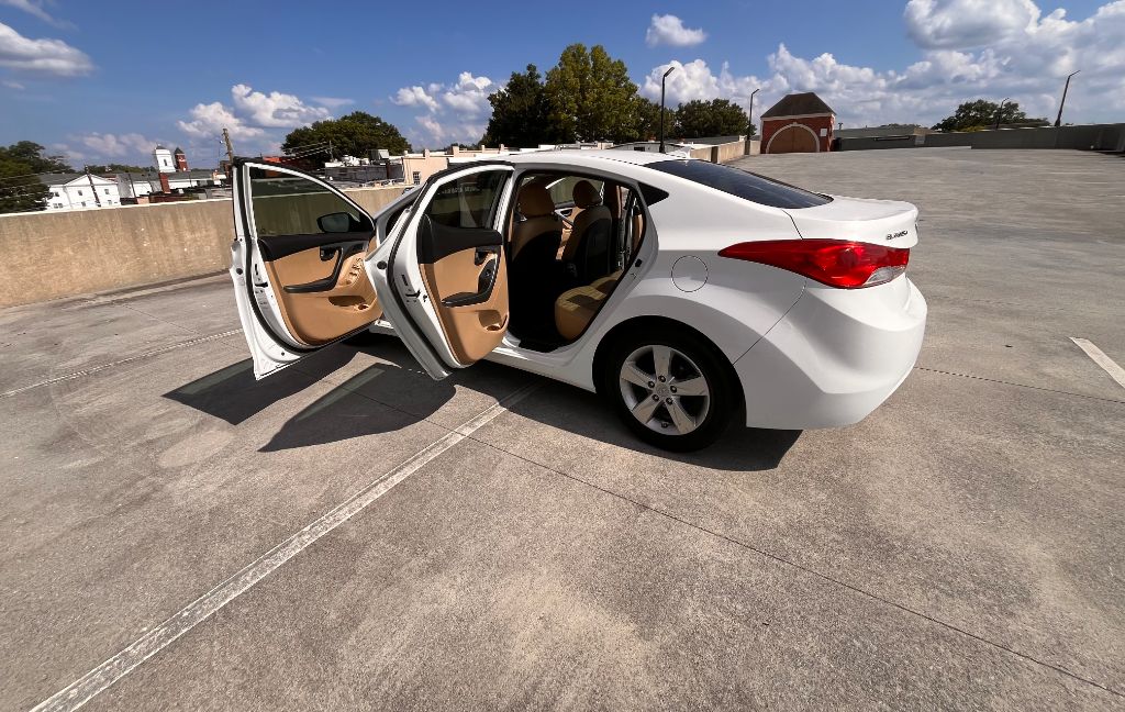 2013 Hyundai Elantra GLS - Photo 7
