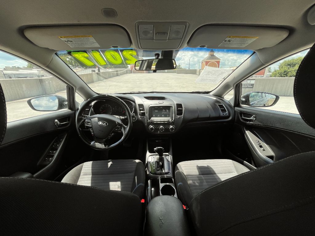 2017 Kia Forte S - Photo 7