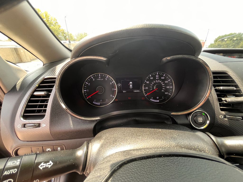 2017 Kia Forte S - Photo 13